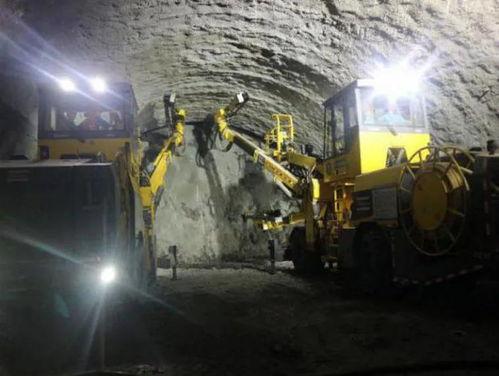 国产钻孔打隧道视频